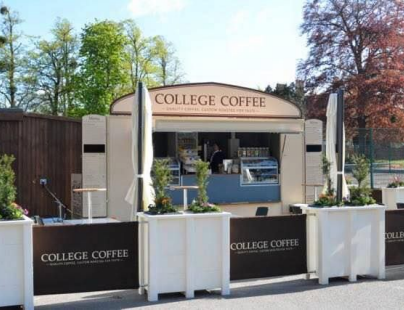 College Coffee Vigo Wooden Planters in White with Brown Canvas Banners