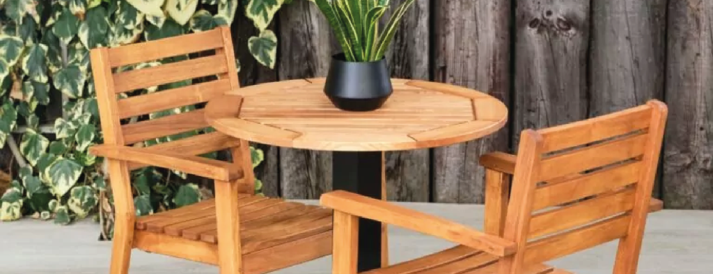 Indoor & Outdoor Furniture - Hexham Pedestal Table with Armchairs
